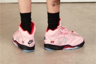 率先近赏 Awake NY × Air Jordan 5 最新联名鞋款「Arctic Pink」