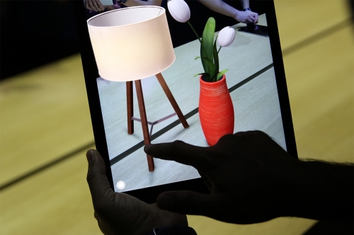 现实虚拟整合 - Apple 正式推出全新「AR 扩增实境」购物功能