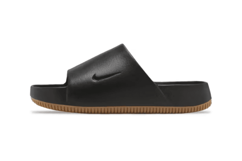 率先近赏 Nike Calm Slides 全新配色「Black Gum」拖鞋