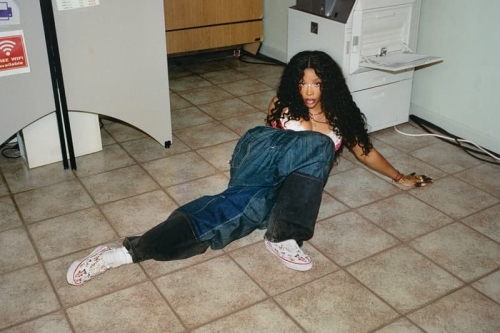 SZA 领衔演出 Vans 全新春季「Off the Wall」企划广告