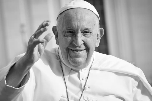 罗马教皇方济各(Pope Francis)于当天上午 7 时 35 分去世,终年 88 岁