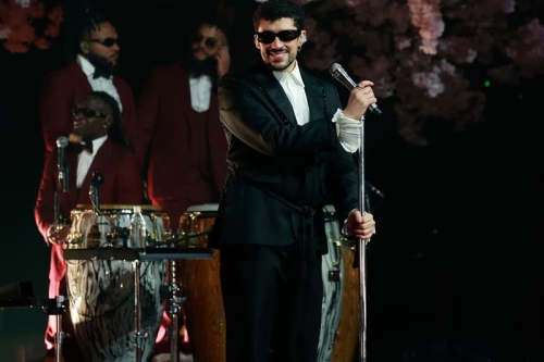 Fit Check！细看 Bad Bunny 亚洲首演穿上 Bode 量身订制晚礼服