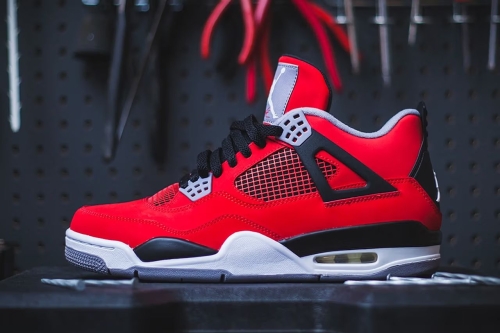 Air Jordan 4「Toro Bravo」配色鞋款将于 2026 复刻回归