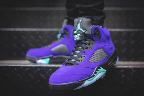 近赏 Air Jordan 5 最新配色「Alternate Grape」鞋款