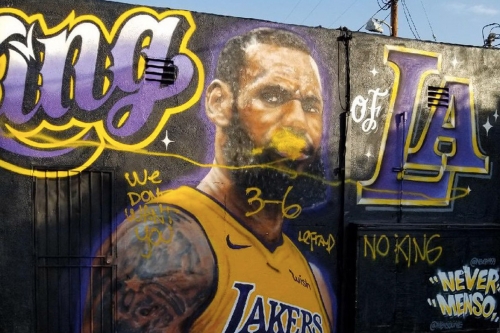 LeBron James 的「King of LA」涂鸦遭到恶意破坏