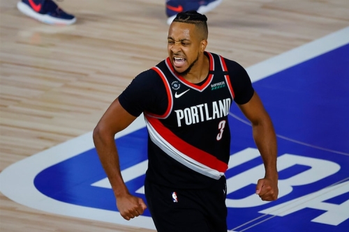 C.J. McCollum 比赛末段接管比赛，率队击败 Grizzlies 正式晋级季后赛迎战 Lakers