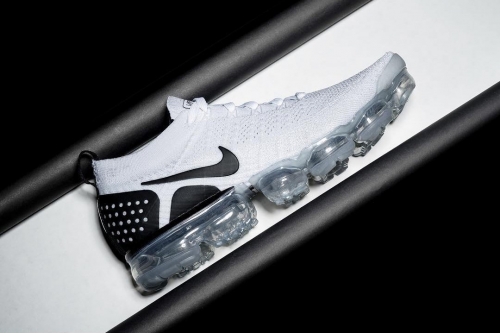 抢先预览 2018 新版 Nike Air VaporMax 全新黑白配色鞋款