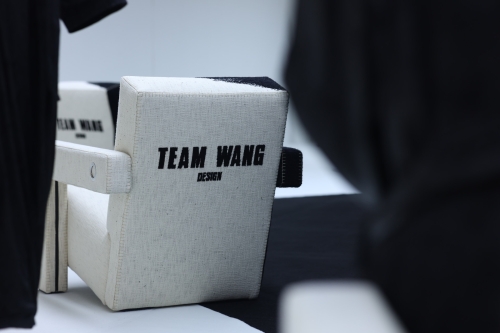 TEAM WANG design 携手 Cassina 重塑 Utrecht armchair