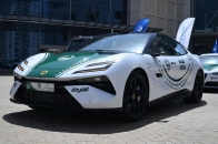 全球首例，迪拜警方新增 Lotus Emeya-S 电动巡逻车