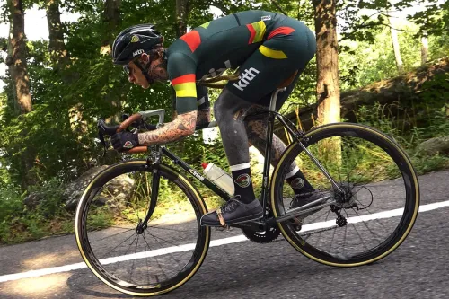 Kith × Cinelli Supercorsa 联名自行车登场,配套骑行装备同步推出