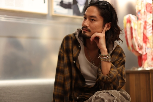 专访 KAMIYA 设计师神谷康司 Koji Kamiya:解构 Travis Scott、J-Hope 等群星追捧的「破坏美学」