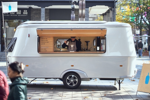 Blue Bottle Coffee 咖啡车限时停驻杭州西子湖畔