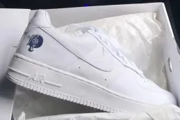 JAY-Z 打造全新 Roc-A-Fella 主题 Nike Air Force 1 Low 鞋款