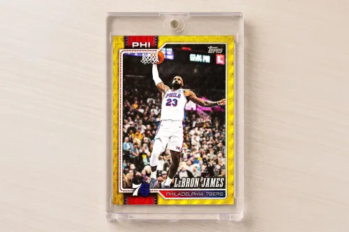 Topps 将极稀有 LeBron James 76ers 球星卡藏入全新旗舰系列