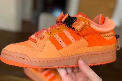 Bad Bunny × adidas Forum Buckle Low 联名新色「Orange Flare」样品率先曝光