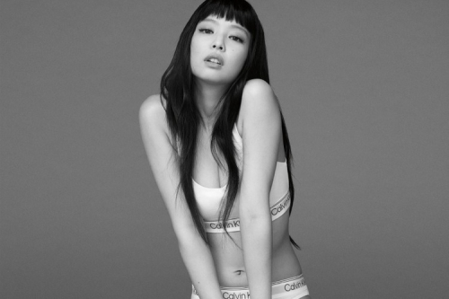 BLACKPINK Jennie 出镜 Calvin Klein 2023 春季系列形象广告