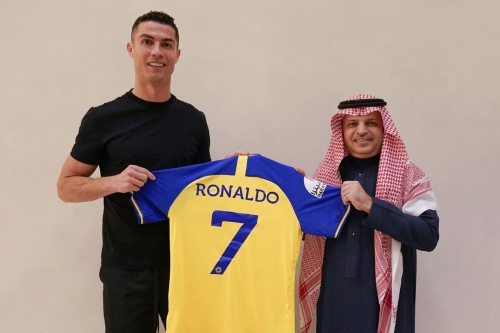 Cristiano Ronaldo 正式签约沙特阿拉伯俱乐部 Al-Nassr