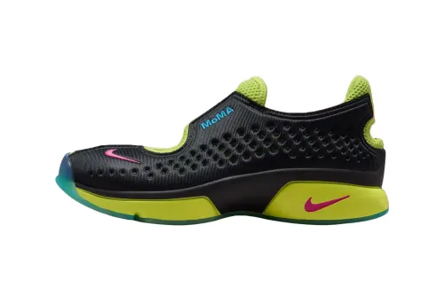 MoMA 与 Nike 再度合作推出 Air Rift 2 双鞋组合