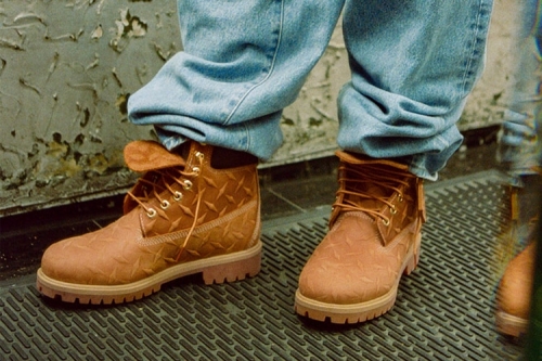 Supreme 携手 Timberland 推出全新 2023 秋冬联名系列靴款