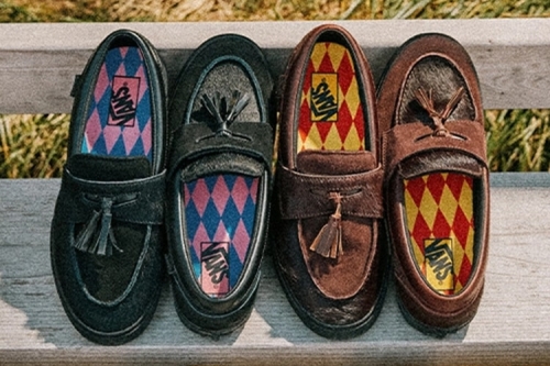 BILLY’S 联乘 Vans 推出不对称「Year of the Horse」滑板乐福鞋