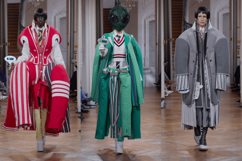 外星人入侵巴黎时装周，Thom Browne 2026 春夏系列大秀登场