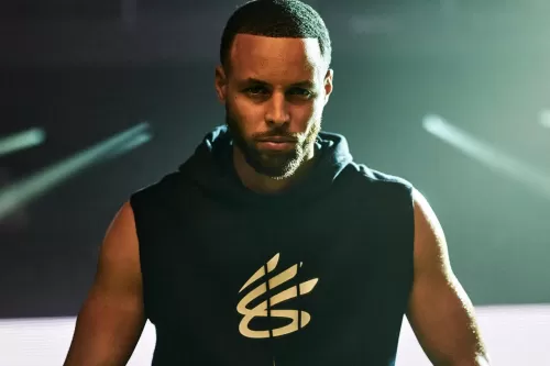 Stephen Curry 收到价值 $7,500 万美元 Under Armour 股票