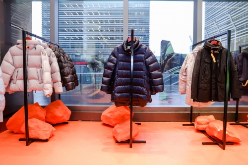 走进 PARAJUMPERS 全新秋冬系列上海 Pop-Up