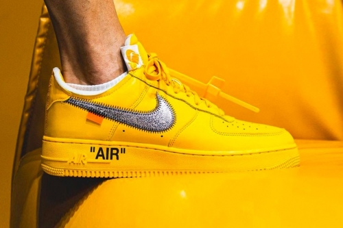 鞋迷成功欺骗 Nike SNKRS Stash 获得 Off-White × Nike Air Force 1「University Gold」