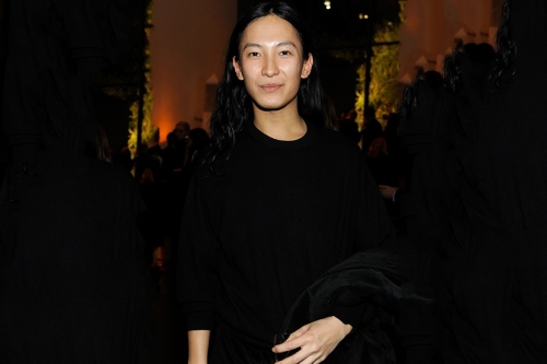 Alexander Wang 发布声明回应遭指控性骚扰男模特事件