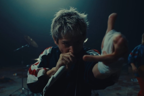 ONE OK ROCK 以摇滚之姿强势回归！发布电影《王者天下4》主题曲 MV