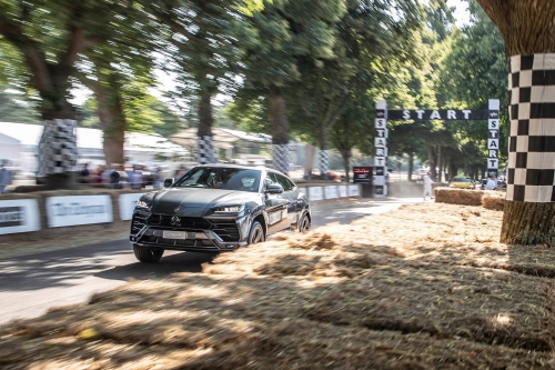 Lamborghini Urus 现身 2018 古德伍德速度节