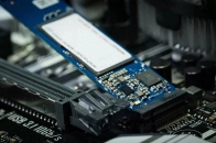 测试表明微软最新原生 NVMe 驱动程序对固态硬盘的性能提升极其显著