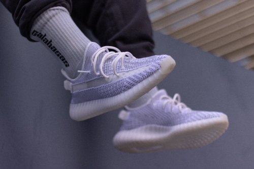 YEEZY BOOST 350 V2 全新「Static」配色鞋款上脚预览