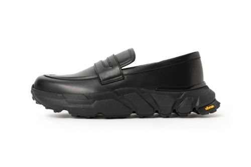 BEAMS 推出全黑 Sneaker Loafer,再掀「球鞋 × 乐福」极简美学