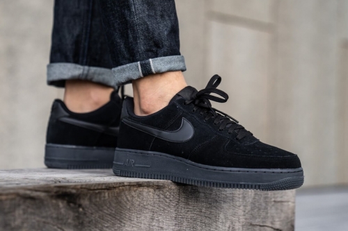 Nike Air Force 1 ‘07 LV8 3 最新配色「Black/Anthracite」鞋款发布