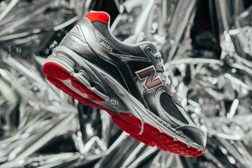 DTLR × New Balance 2002R「Tinsel」最新联名鞋款发布