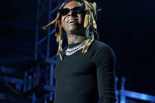 Lil Wayne 手写歌词笔记本以 $500 万美元拍卖