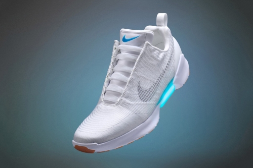 Nike Basketball 将推出售价约 $350 美元的 HyperAdapt 篮球鞋