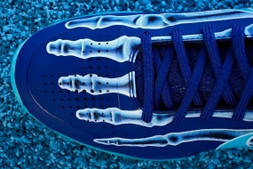消息称 Kobe 5 Protro 全新配色「X-Ray」鞋款有望于 10 月发售