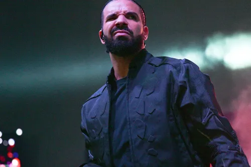 Drake《ICEMAN》Spotify 串流 3 周破 10 亿,成为第 18 张破关神作