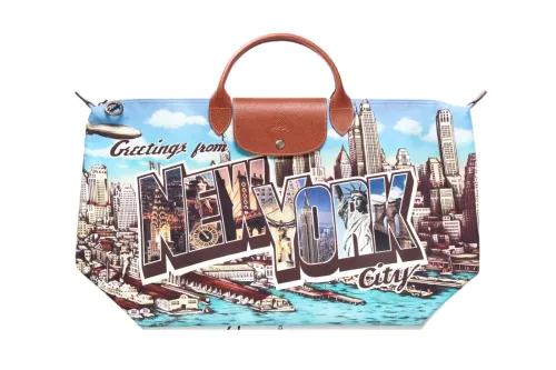Jeremy Scott 携手 Longchamp 推出「Greetings from New York」Le Pliage
