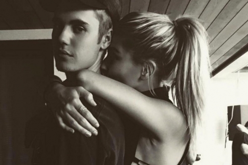 Justin Bieber 与 Hailey Baldwin 订婚消息释出