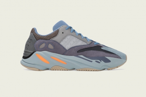 YEEZY BOOST 700 最新配色「CARBON BLUE」正式登场