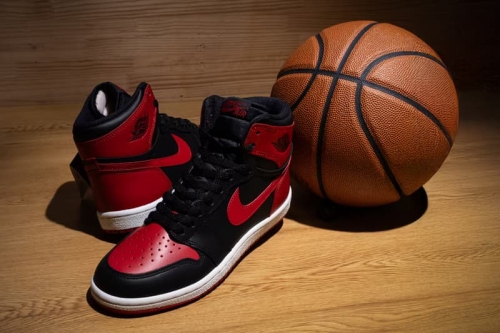 消息称 Air Jordan 1 Hi '85「Bred」配色鞋款将于今年秋季再次复刻回归