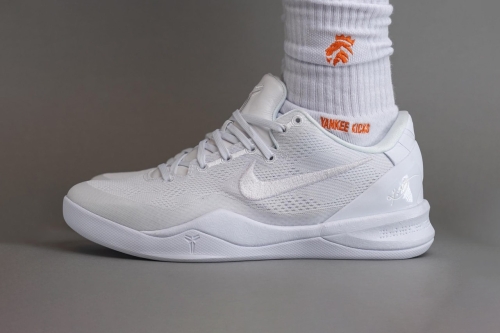 率先上脚 Nike Kobe 8 Protro 最新配色「Triple White」鞋款