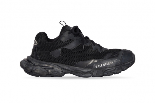 Balenciaga 第三代 Track.3 运动鞋正式登场