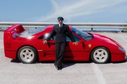 Lewis Hamilton 驾驶 Ferrari F40 现身，成就汽车文化里程碑与收藏家梦想
