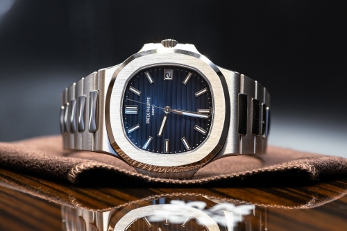 Patek Philippe 全新白金材质表款 Nautilus 5811 首次进行公开拍卖