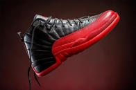 率先近赏 Air Jordan 12 最新复刻配色「Flu Game」鞋款