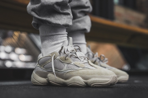 YEEZY 500 人气配色「Blush 」鞋款即将重新回归上架